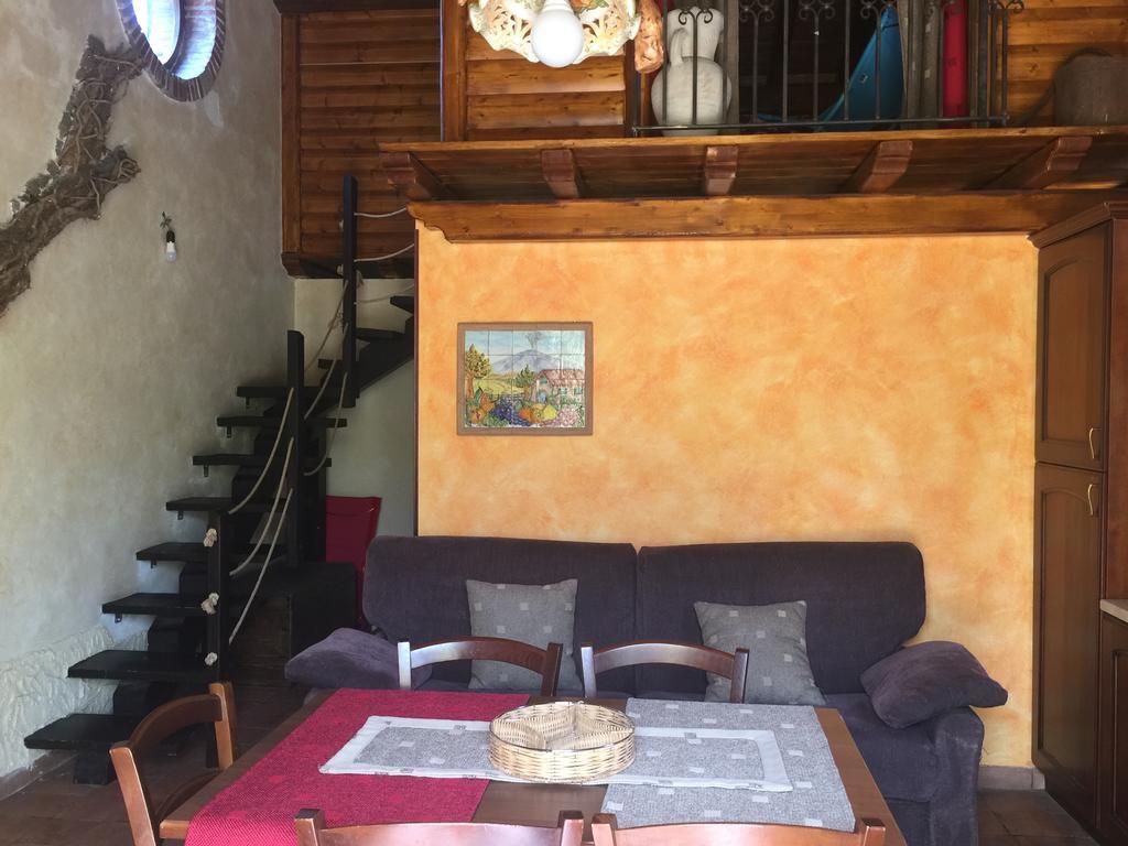 ブロンテ Casa Etnaヴィラ エクステリア 写真